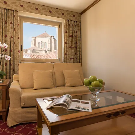 ホテル メリア ラス クララス ブティック サラマンカ