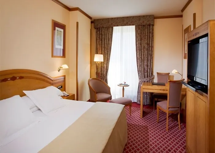 Eurostars Claras Hotel